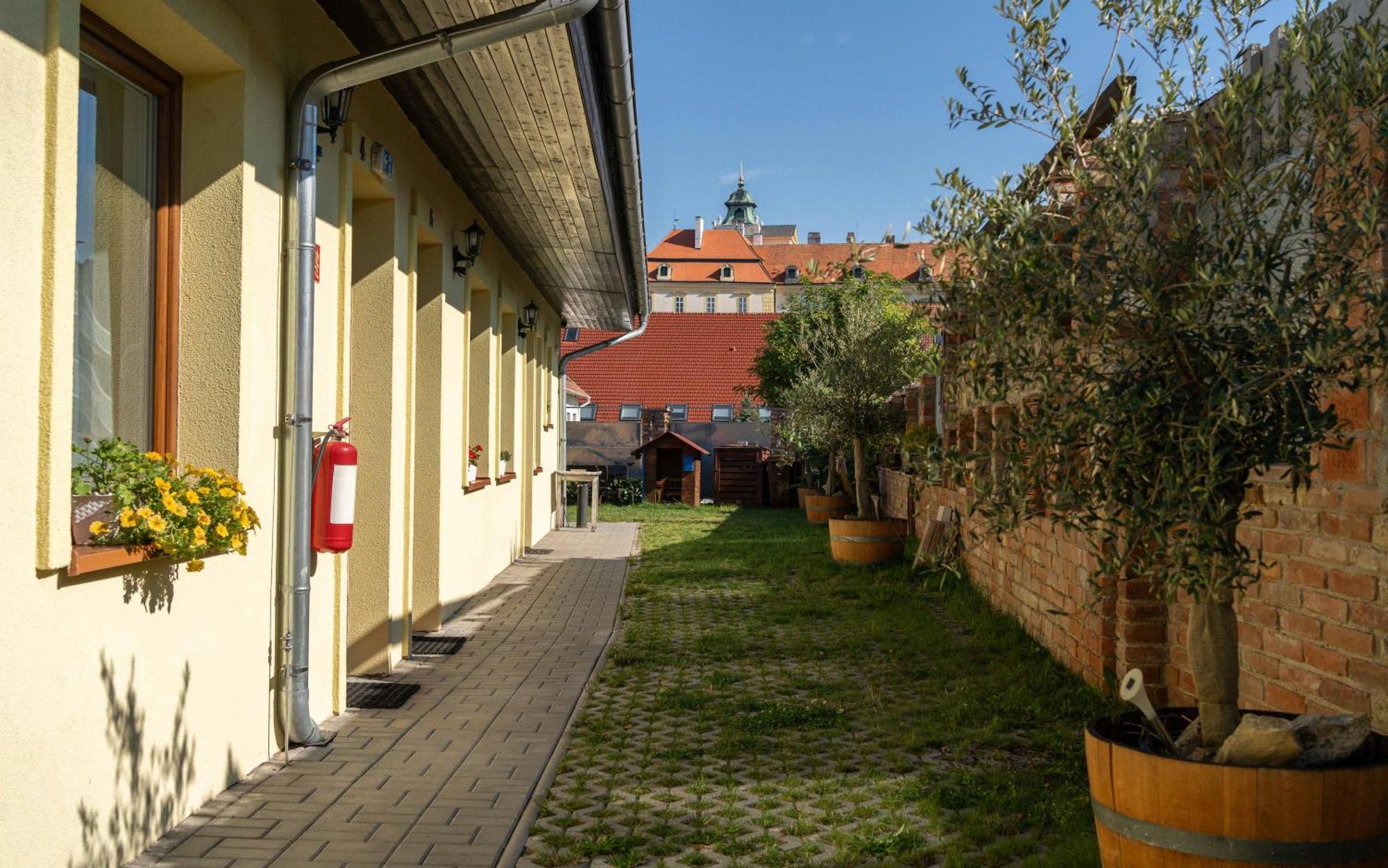 Penzion Alenka Valtice Exterior photo